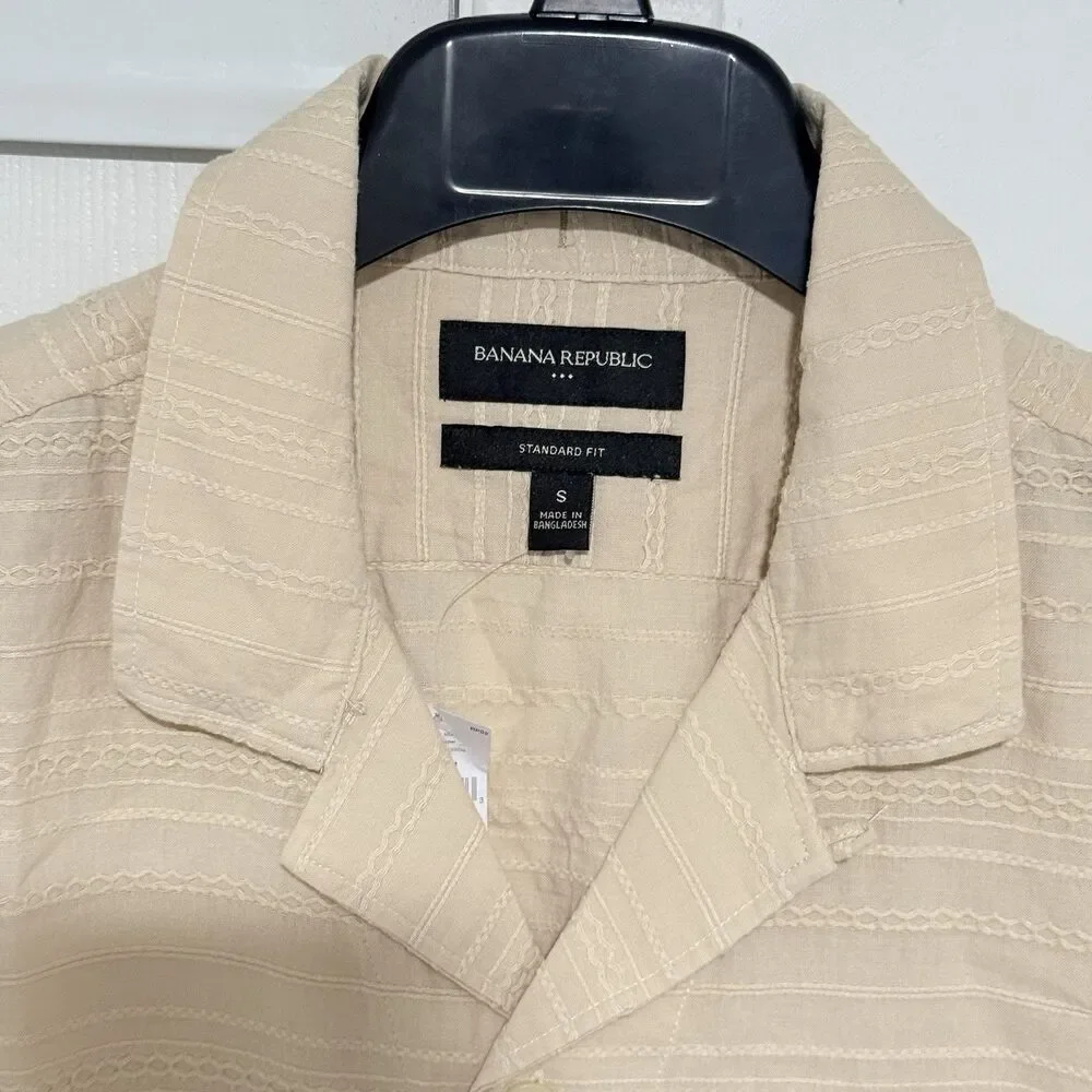 Banana Republic Men’s Short Sleeve Button Down Shirt In Beige Sz S NWT
